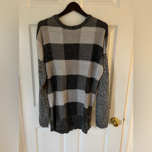 BDG Sweater - Picture 5 of 5